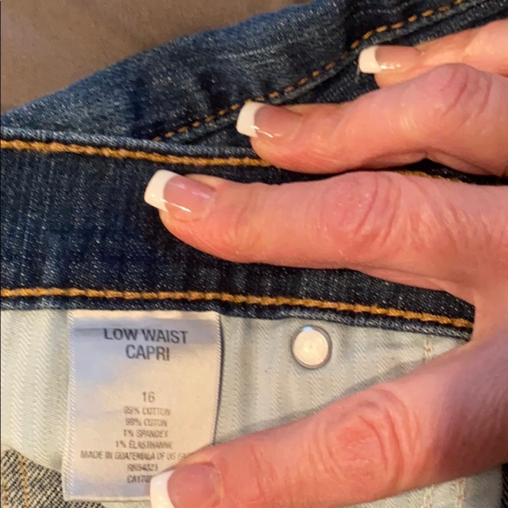 Capris - Picture 5 of 6